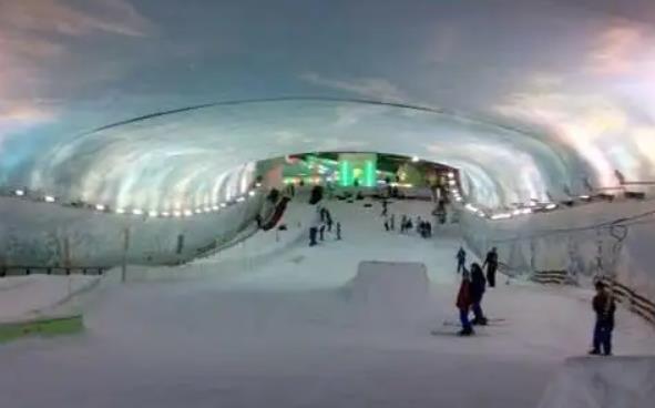 阿尔卑斯山室内滑雪场